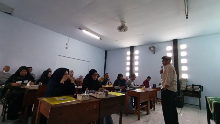 Kegiatan Pengabdian Dosen Prodi Pendidikan Matematika di SMP Muhammadiyah 3 Kepanjen