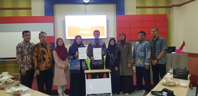 Penandatanganan MoA prodi Pendidikan Matematika dengan MTs Muhammadiyah 2 Pondok Karangasem : Perkuat Jaringan Kerjasama Tingkat Nasional
