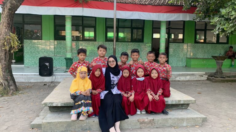 Alumni Prodi Pendidikan Matematika Menjadi Perwakilan Pembuatan Modul Pembelajaran Matematika Kelas V