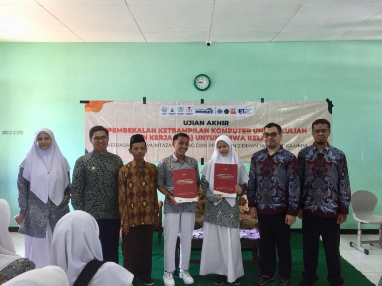 Kerjasama Mamumtaza Malang dengan Prodi Pendidikan Matematika: Pembekalan Keterampilan Komputer untuk Kuliah dan Kerja (PK4) untuk Siswa Kelas XII