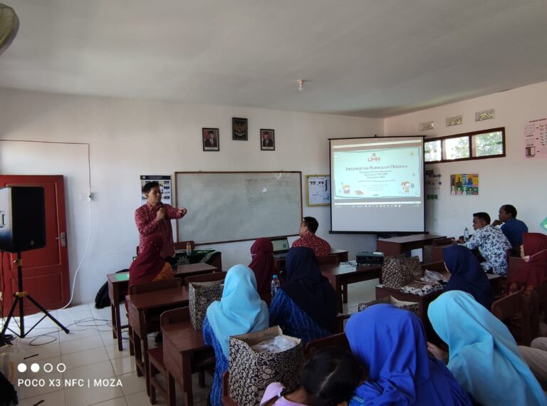 Pendampingan Implementasi Kurikulum Merdeka dalam Penyusunan Perangkat Pembelajaran Matematika di SMP Muhammadiyah 3 Gending Probolinggo