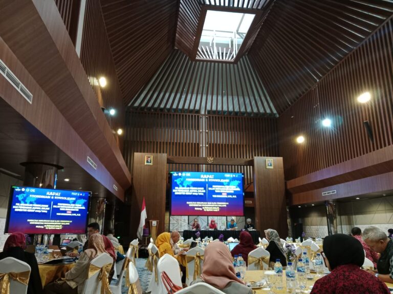 Meningkatkan Profesionalisme Dosen dalam Mewujudkan Mahasiswa yang Berkarakter
