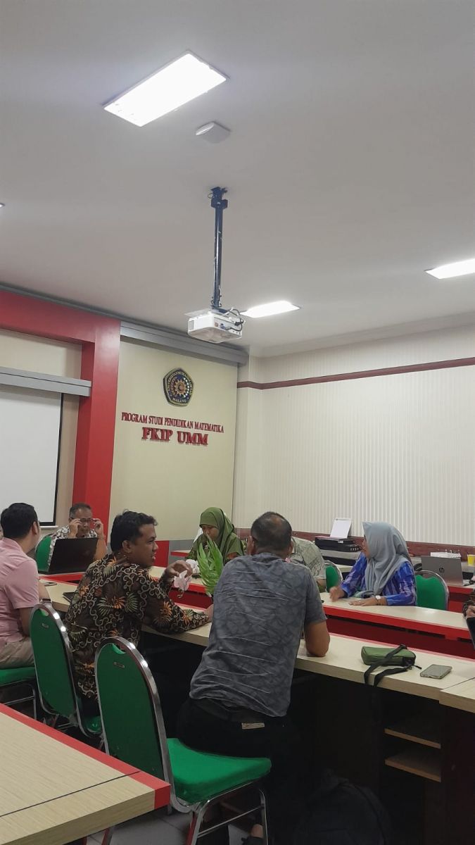 Sosialisasi dan Diskusi tentang Program Praktisi Mengajar