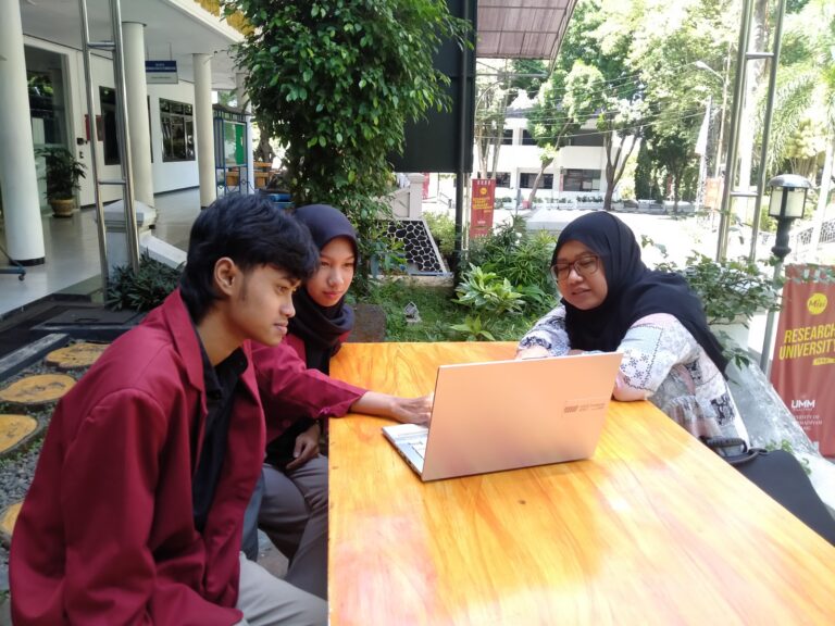 TIM PKM-RSH Prodi Pendidikan Matematika UMM Integrasikan Budaya, Matematika dan Teknologi Untuk Perkuat Profil Pelajar Pancasila Siswa SMP